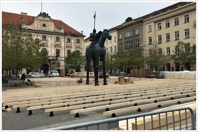 Kluziště Bruslák na Moravském náměstí v Brně